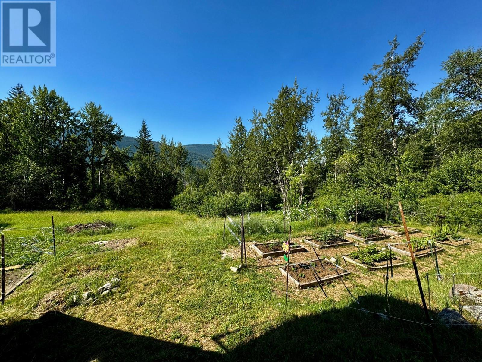 395 Boven Road, Nelson, British Columbia  V1L 6J1 - Photo 45 - 10347110