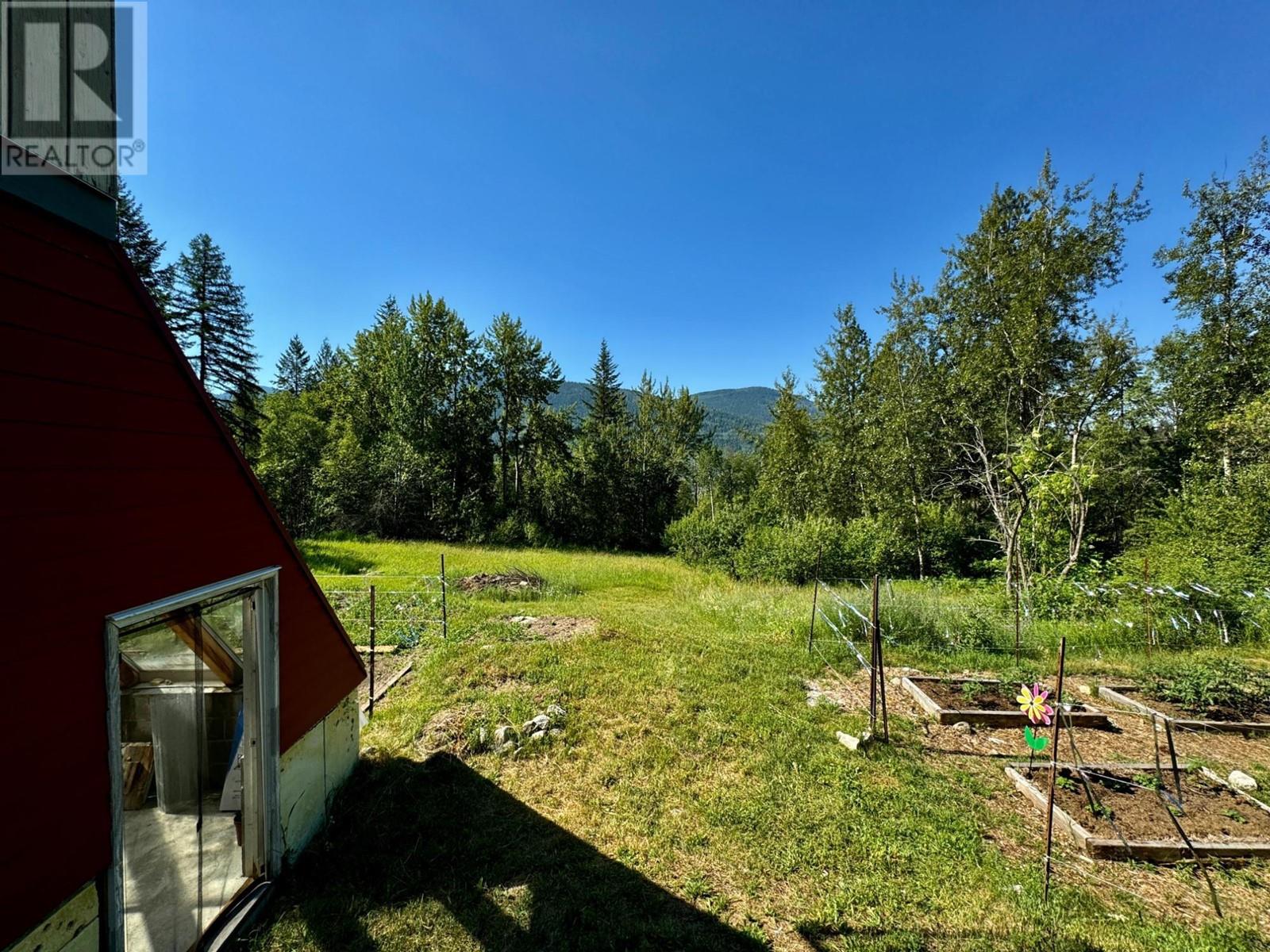 395 Boven Road, Nelson, British Columbia  V1L 6J1 - Photo 46 - 10347110