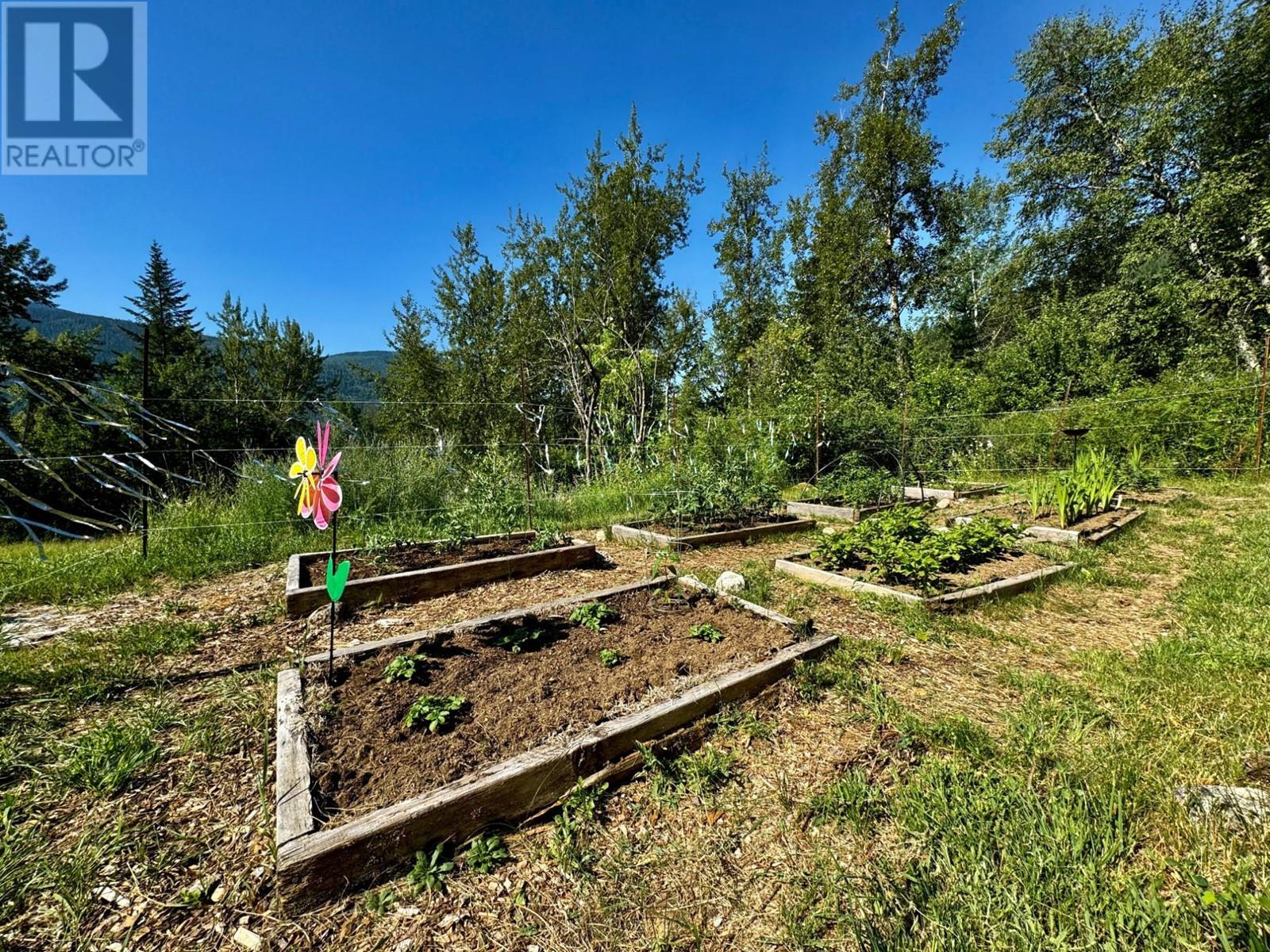 395 Boven Road, Nelson, British Columbia  V1L 6J1 - Photo 47 - 10347110