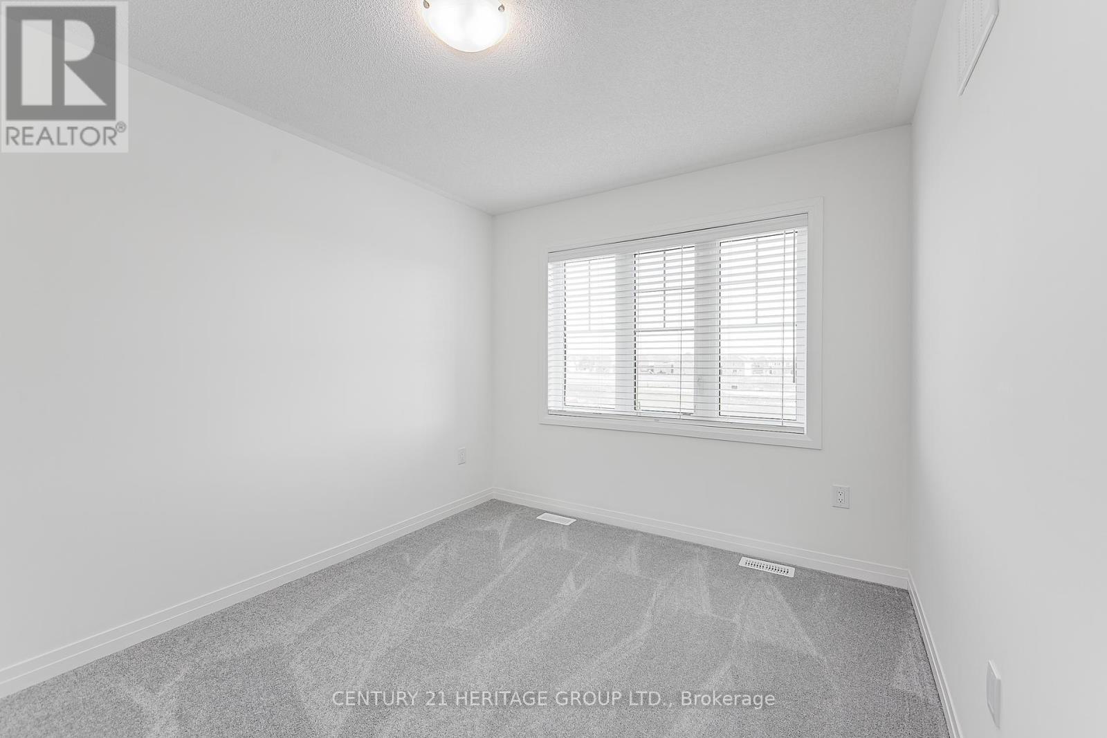 69 Kirkwood Way, Barrie, Ontario  L9J 0K7 - Photo 19 - S12136462