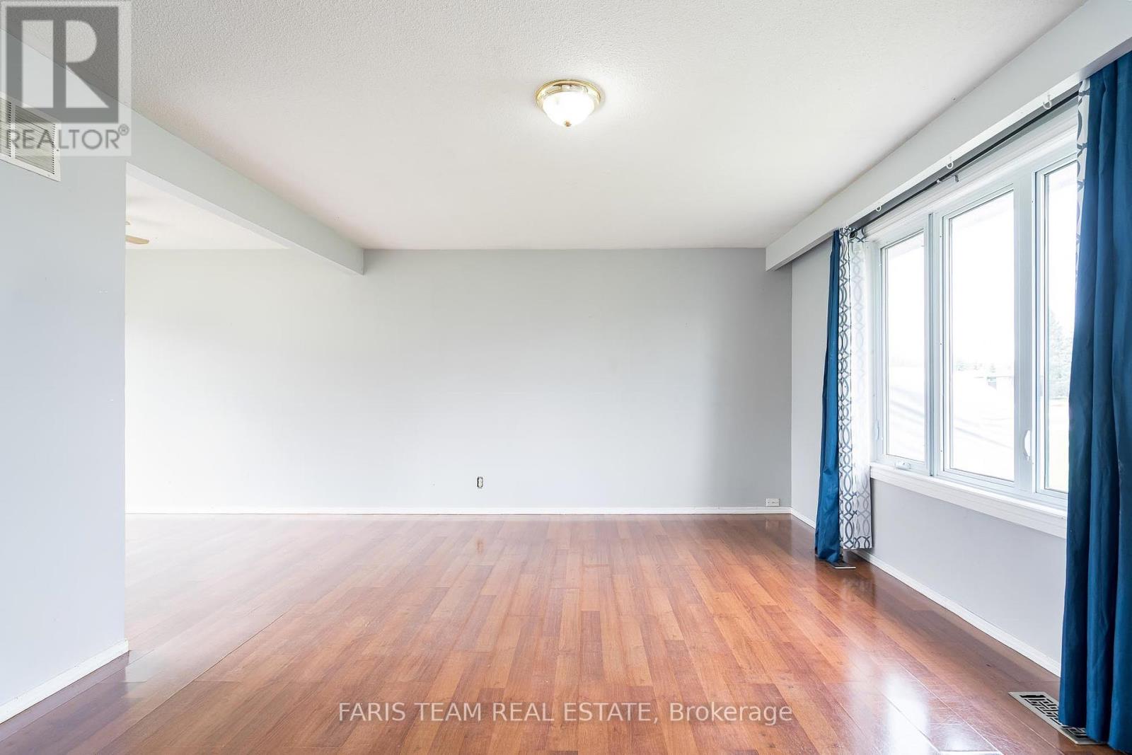 7515 County Road 91, Clearview, Ontario  L0M 1S0 - Photo 9 - S12136517