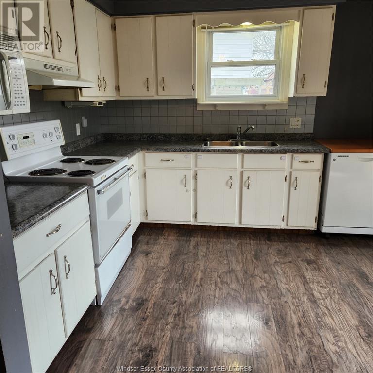 165 Goldpark Road, Chatham, Ontario  N7L 4X9 - Photo 2 - 25008048