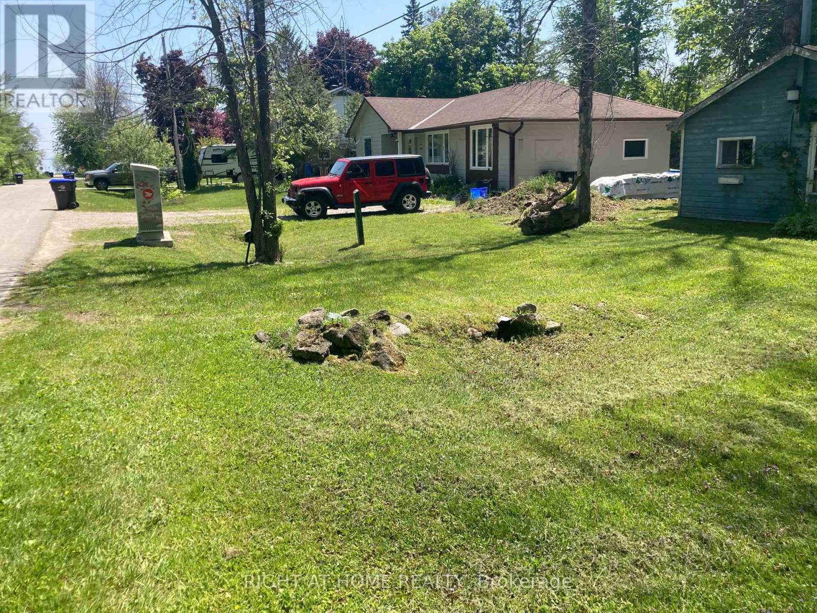 14 Barbara Avenue, Oro-Medonte, Ontario  L0L 2E0 - Photo 5 - S12136579