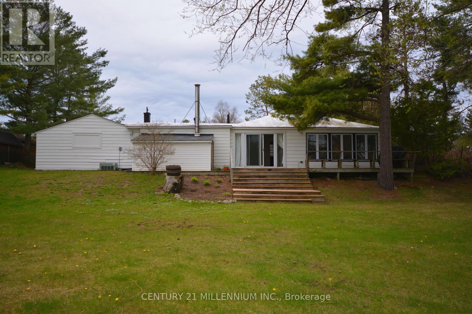 107 Old Mosley Street, Wasaga Beach, Ontario  L9Z 2J5 - Photo 16 - S12136741