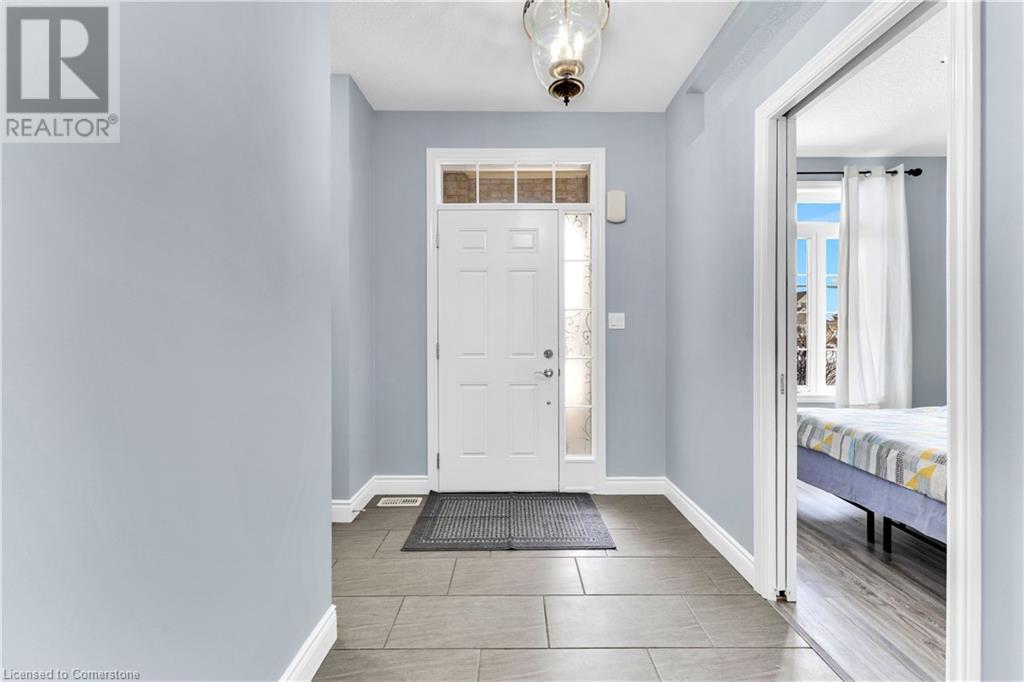 Property at 724 GARDEN COURT Crescent image 5