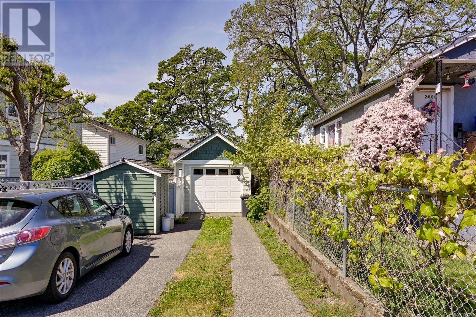 Property at 1168 Caledonia Ave image 2