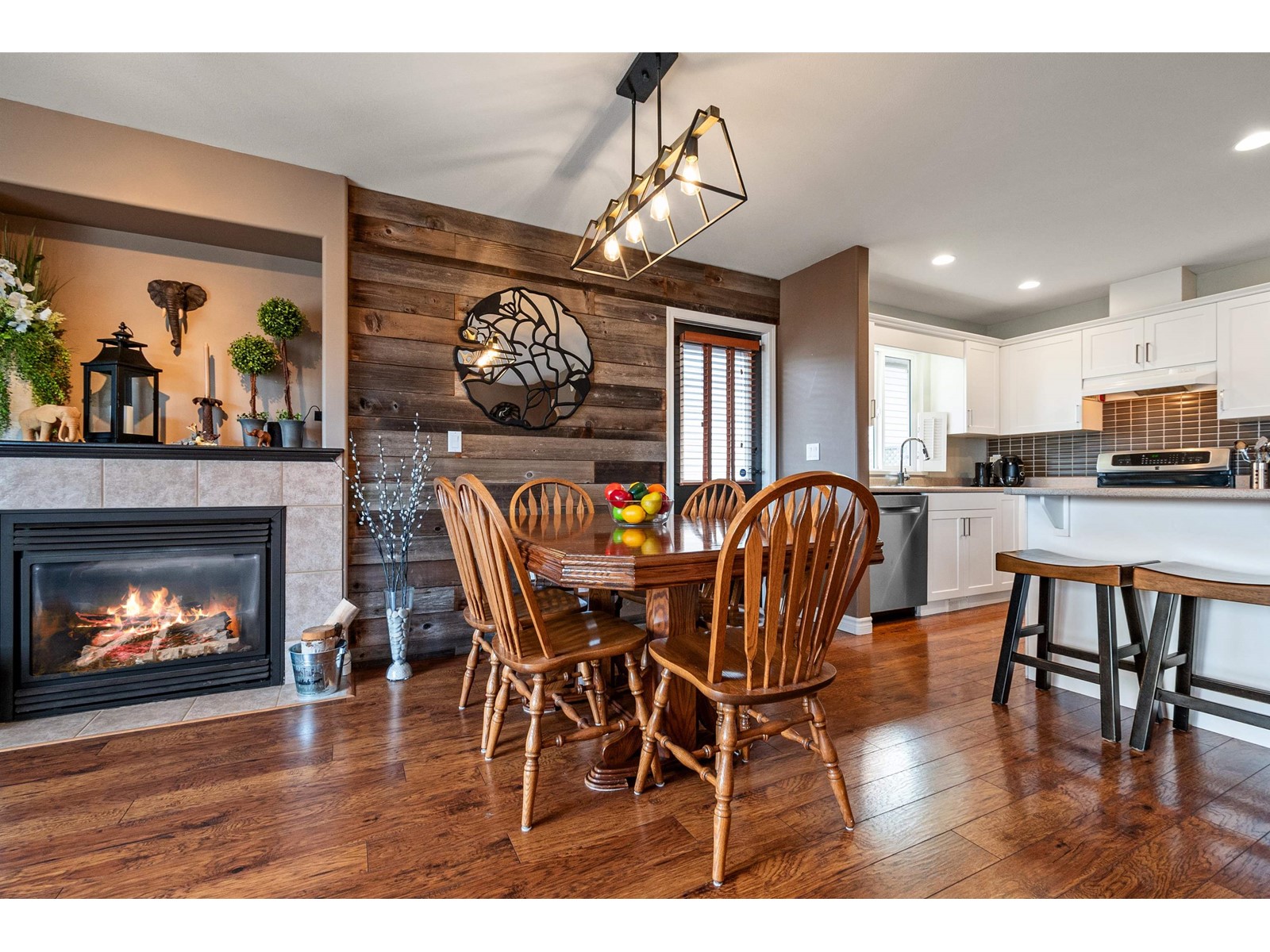46346 Valleyview Road, Promontory, Chilliwack, British Columbia  V2R 5R9 - Photo 2 - R3000236