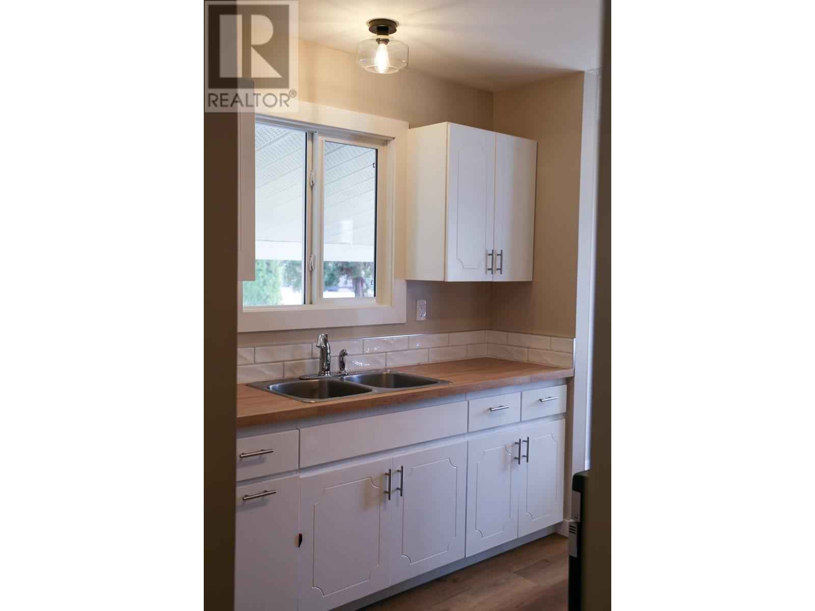 Property at 2336 BOSSERT Avenue image 3