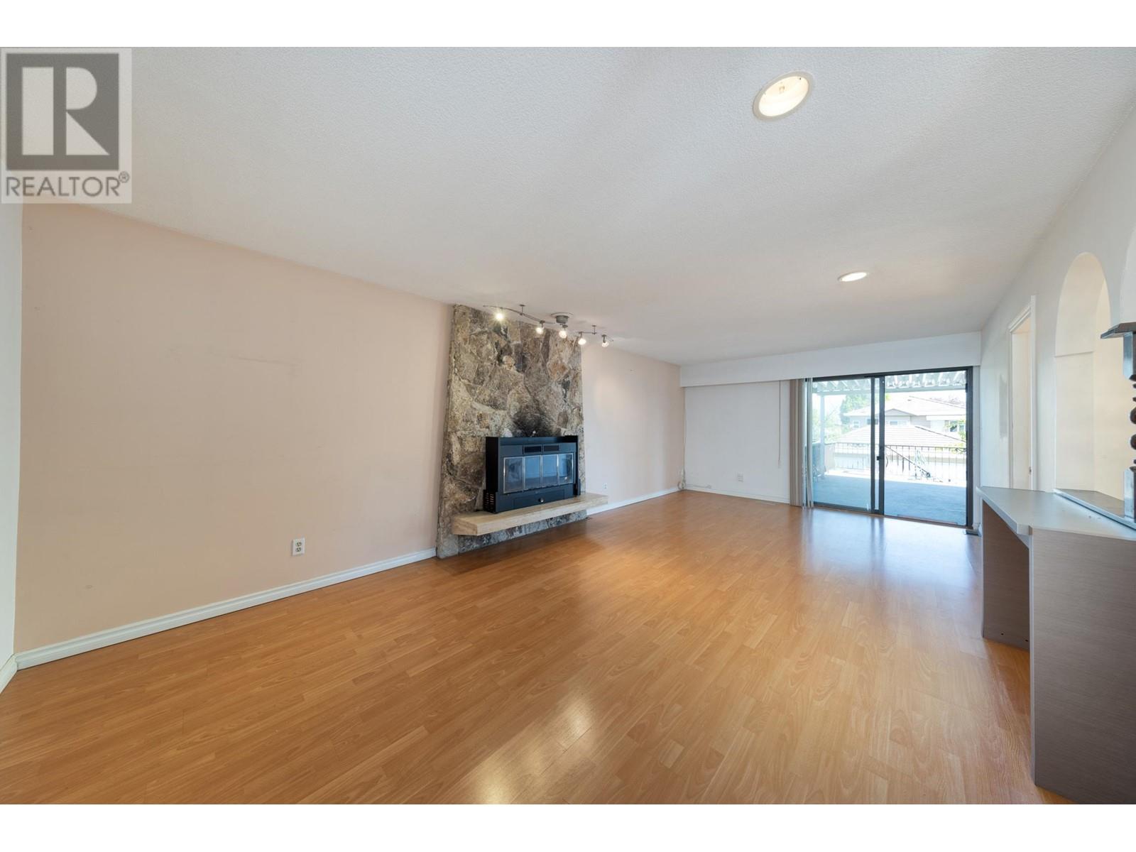 Property at 5591 CLARENDON STREET image 3