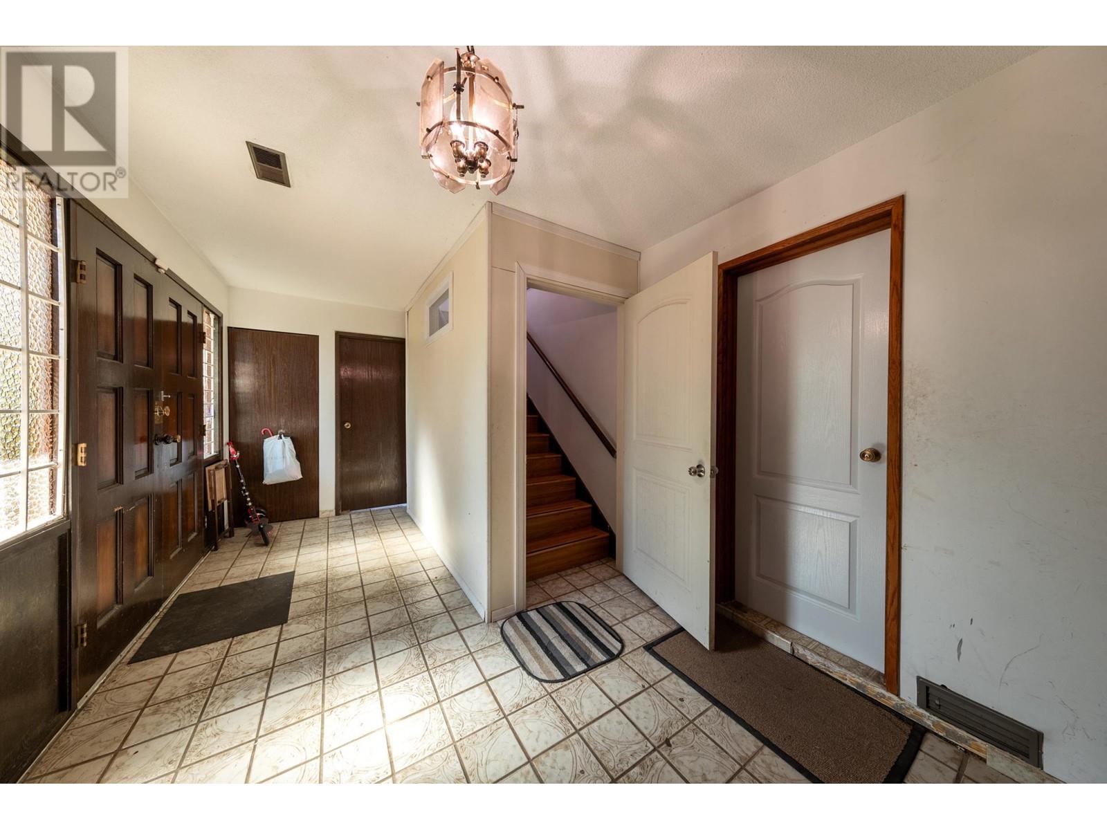 Property at 5591 CLARENDON STREET image 2