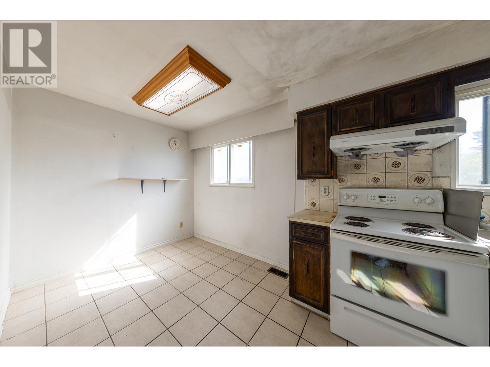 5591 Clarendon Street, Vancouver, British Columbia  V5R 3K1 - Photo 9 - R2977932