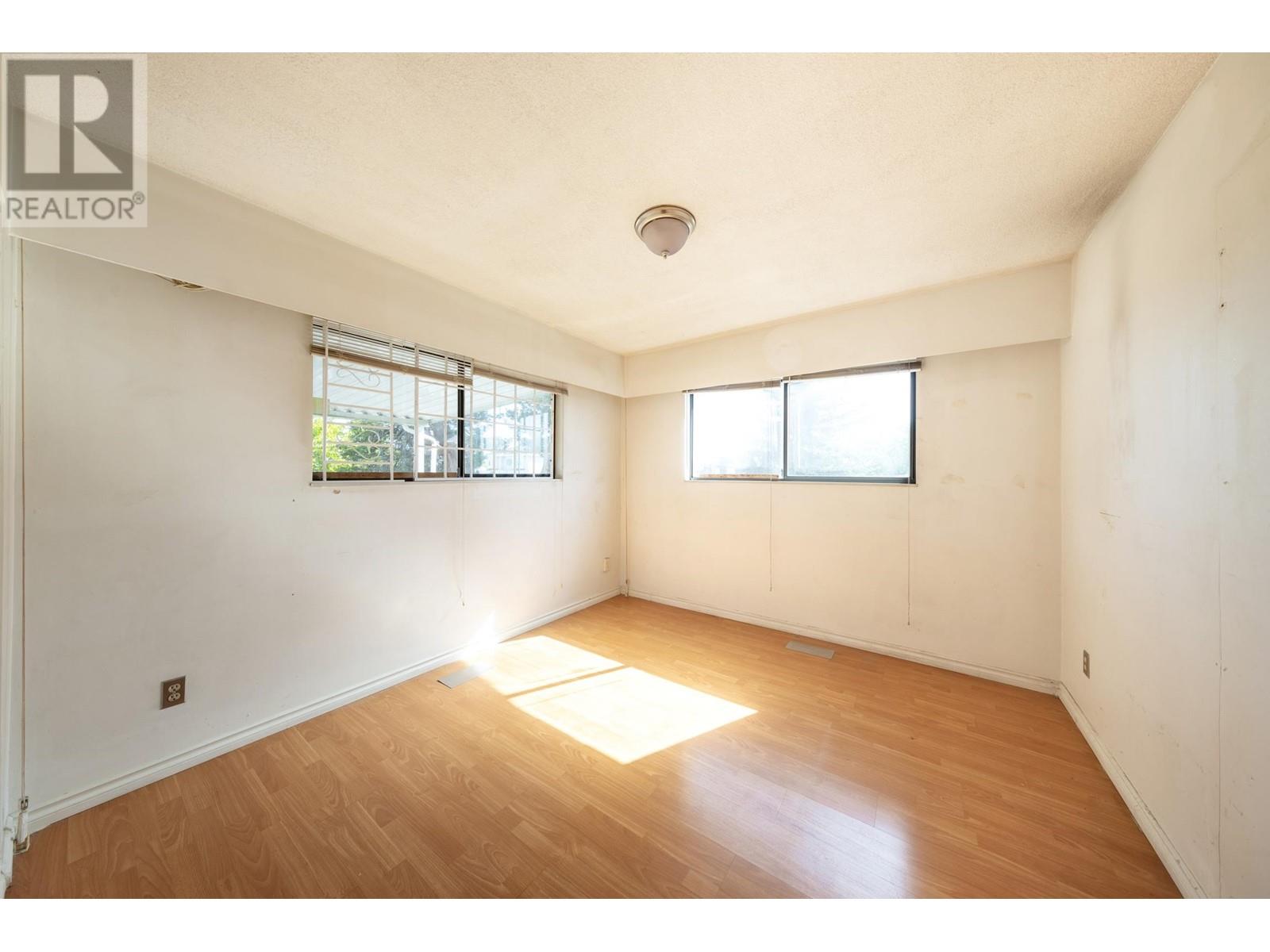 Property at 5591 CLARENDON STREET image 5