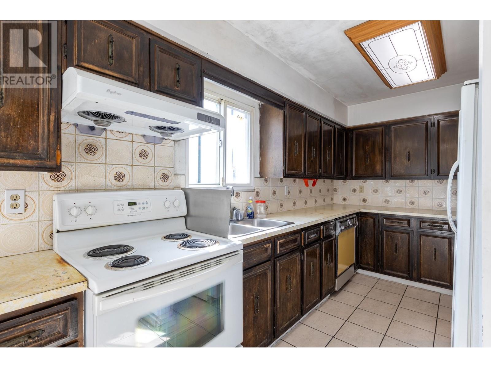 5591 Clarendon Street, Vancouver, British Columbia  V5R 3K1 - Photo 11 - R2977932