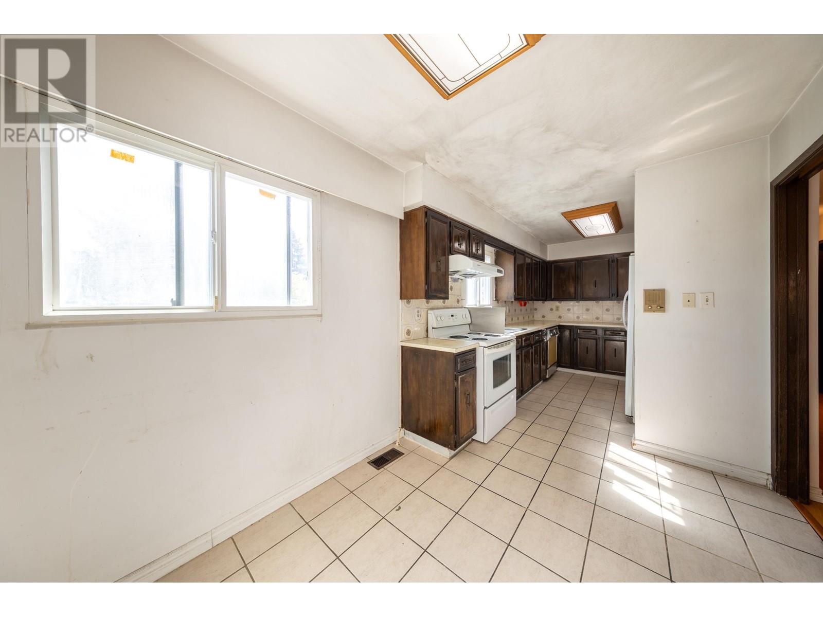5591 Clarendon Street, Vancouver, British Columbia  V5R 3K1 - Photo 10 - R2977932