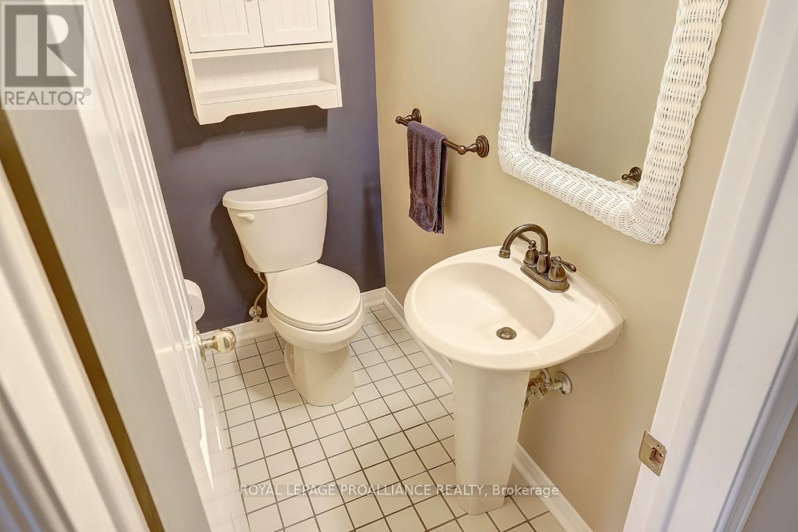 11 Country Club Place, Brockville, Ontario  K6V 6T7 - Photo 18 - X12136880