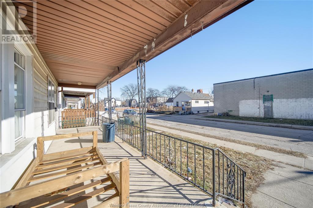 Property at 756 BRANT STREET image 4