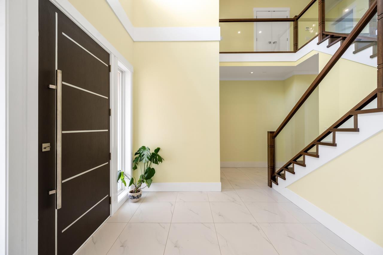 6711 123a Street, Surrey, British Columbia  V3W 0Z1 - Photo 4 - R3000063
