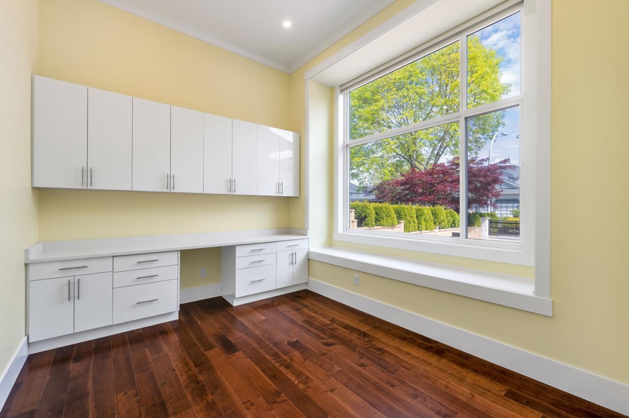 6711 123a Street, Surrey, British Columbia  V3W 0Z1 - Photo 5 - R3000063