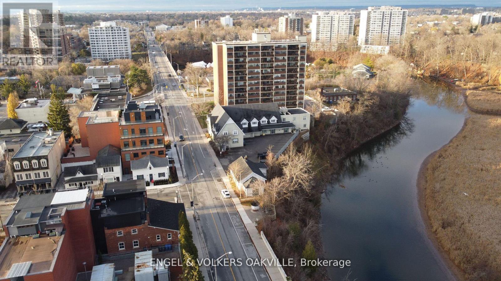 206/208 - 151 Randall Street, Oakville, Ontario  L6J 1P5 - Photo 6 - W12136477