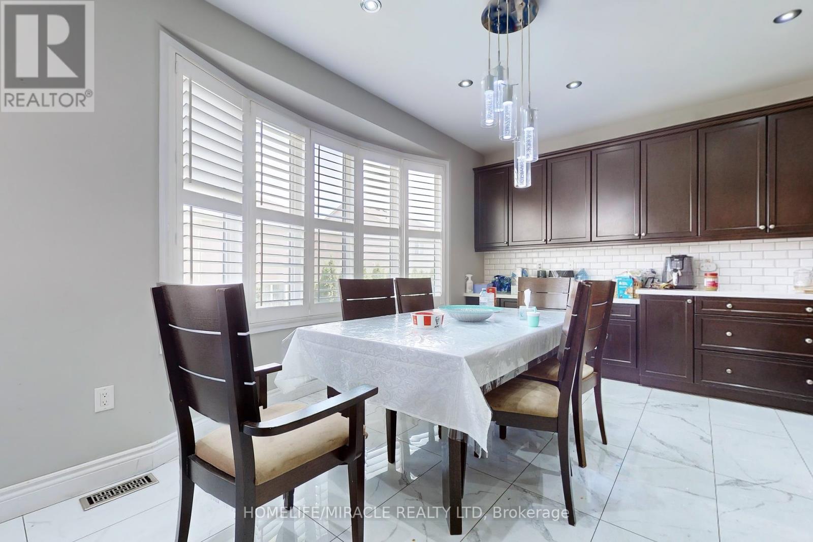 338 Kincardine Terrace, Milton, Ontario  L9T 8M9 - Photo 11 - W12136482
