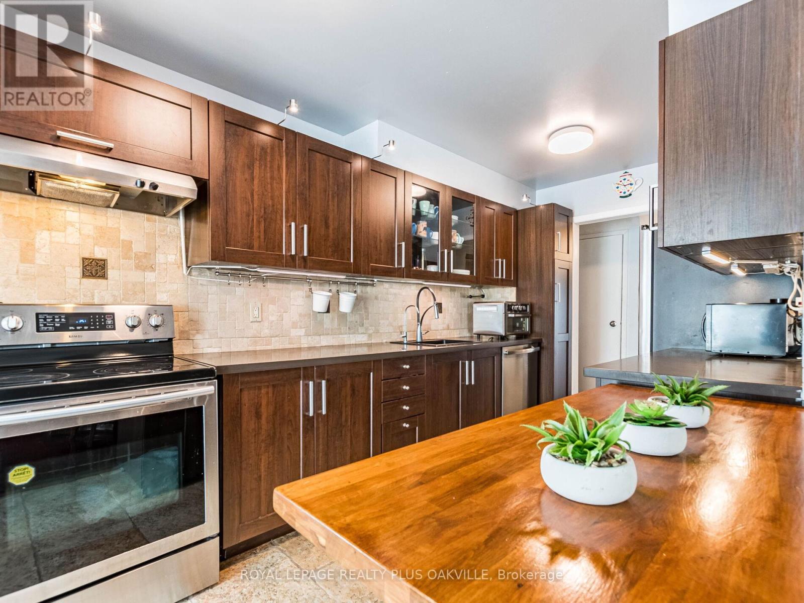 730 Galloway Crescent, Mississauga (Creditview), Ontario  L5C 3W1 - Photo 18 - W12136492