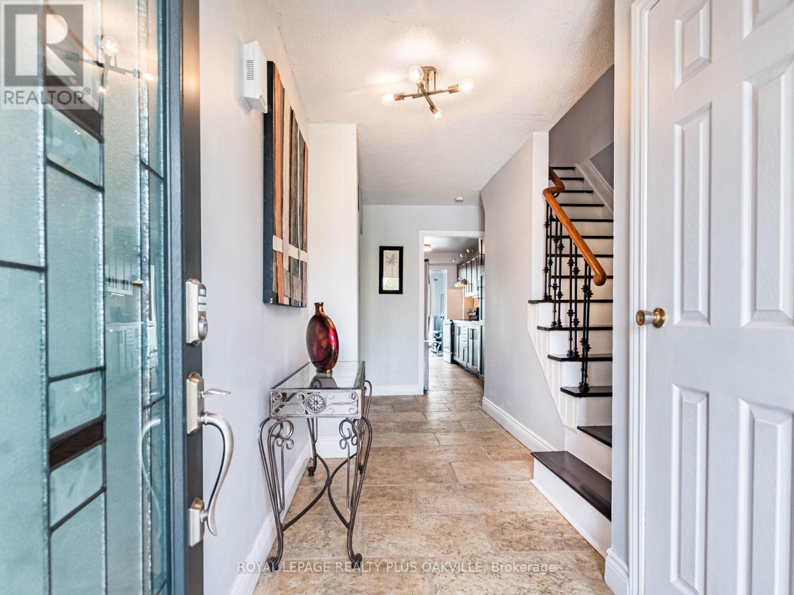730 Galloway Crescent, Mississauga (Creditview), Ontario  L5C 3W1 - Photo 6 - W12136492