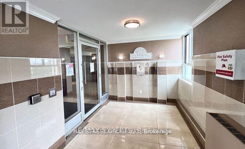 1408 - 541 Blackthorn Avenue, Toronto, Ontario  M6M 5A6 - Photo 4 - W12136503