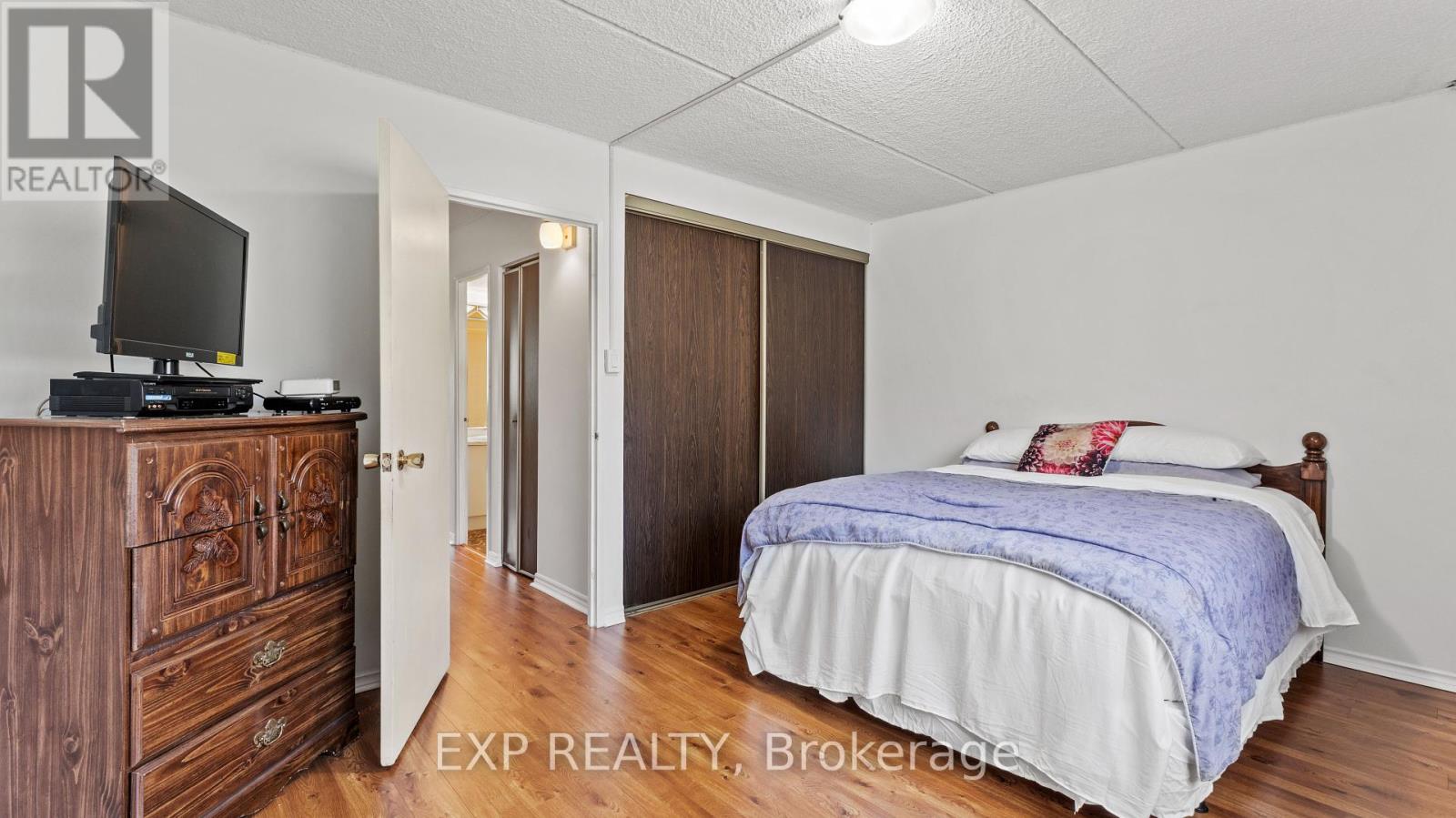 160 - 180 Mississauga Valley Boulevard, Mississauga, Ontario  L5M 3M2 - Photo 12 - W12136523
