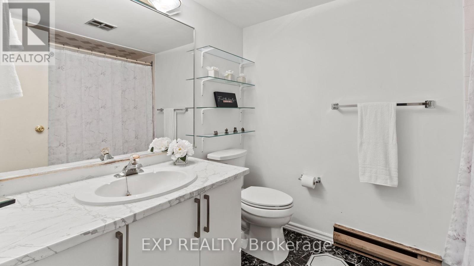 160 - 180 Mississauga Valley Boulevard, Mississauga, Ontario  L5M 3M2 - Photo 9 - W12136523