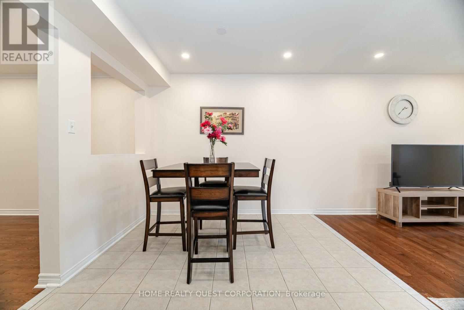 1322 Mowat Lane, Milton, Ontario  L9T 6C2 - Photo 10 - W12136529