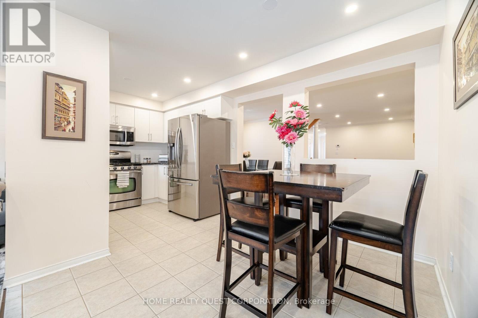 1322 Mowat Lane, Milton, Ontario  L9T 6C2 - Photo 11 - W12136529
