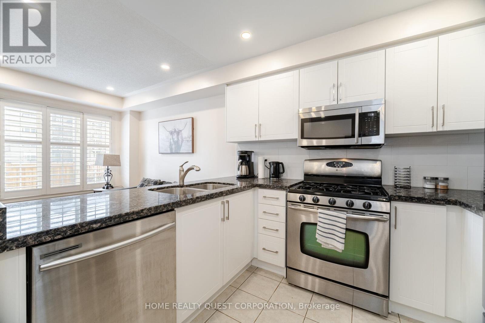 1322 Mowat Lane, Milton, Ontario  L9T 6C2 - Photo 13 - W12136529