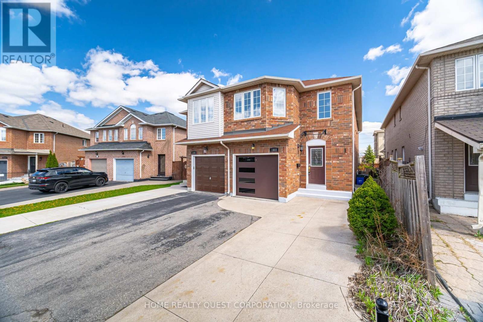 1322 Mowat Lane, Milton, Ontario  L9T 6C2 - Photo 2 - W12136529