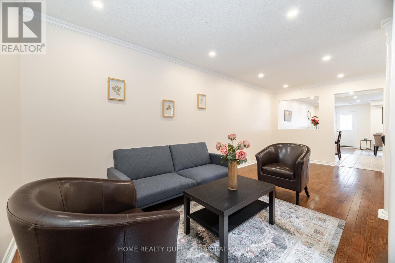 1322 Mowat Lane, Milton, Ontario  L9T 6C2 - Photo 4 - W12136529