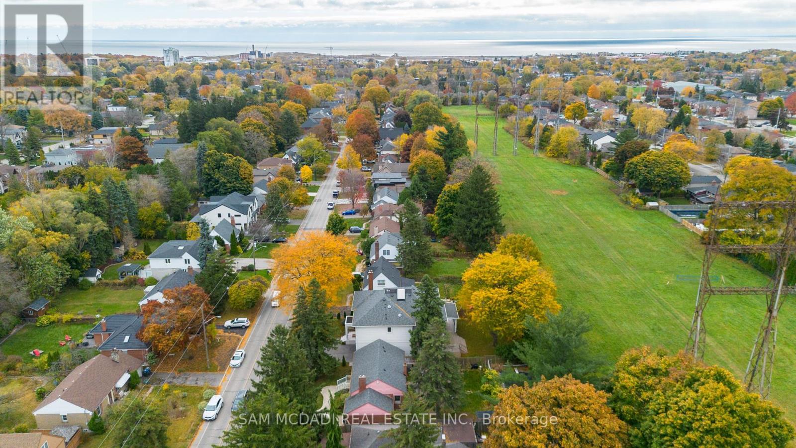 1456 Applewood Road, Mississauga, Ontario  L5E 2M1 - Photo 39 - W12136530