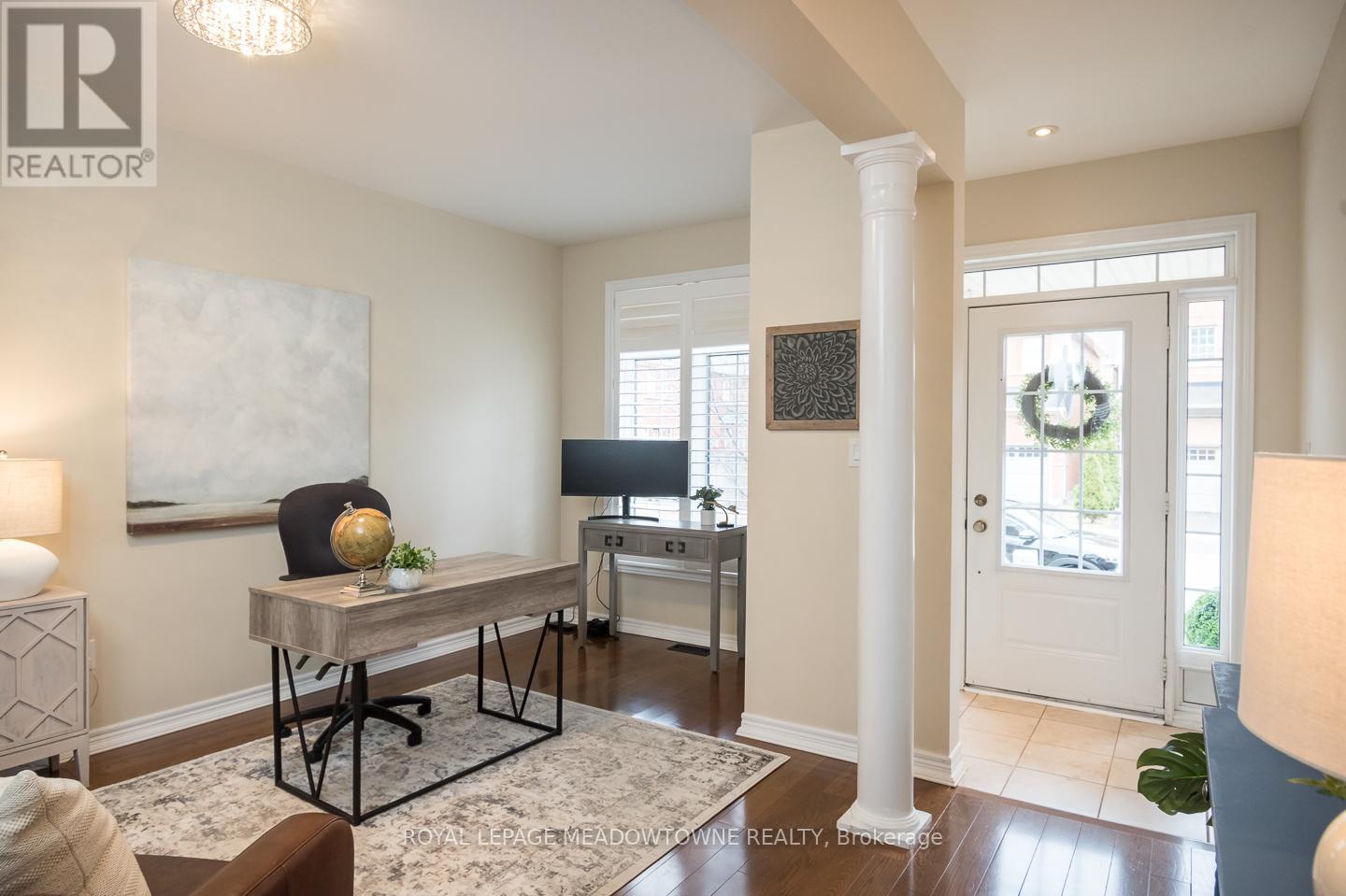 Property at 476 LAUNDON TERRACE image 2
