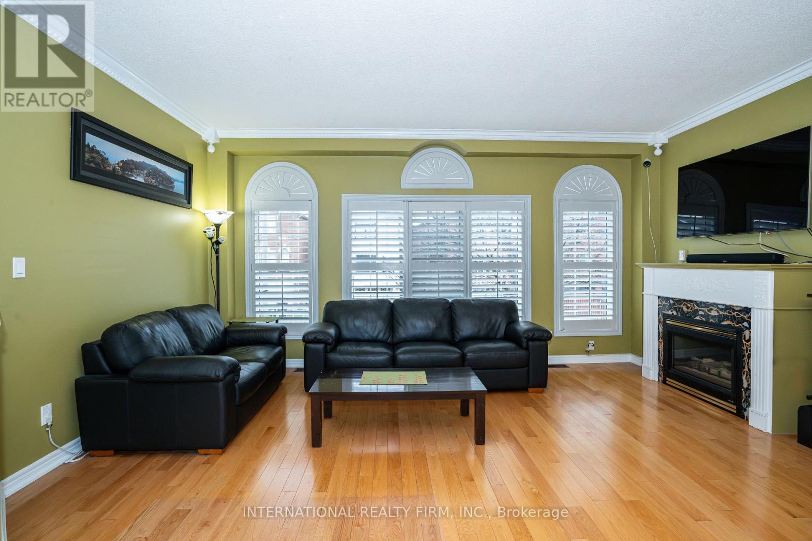 8 Margaret Rose Court, Toronto, Ontario  M9N 3Y6 - Photo 3 - W12136546