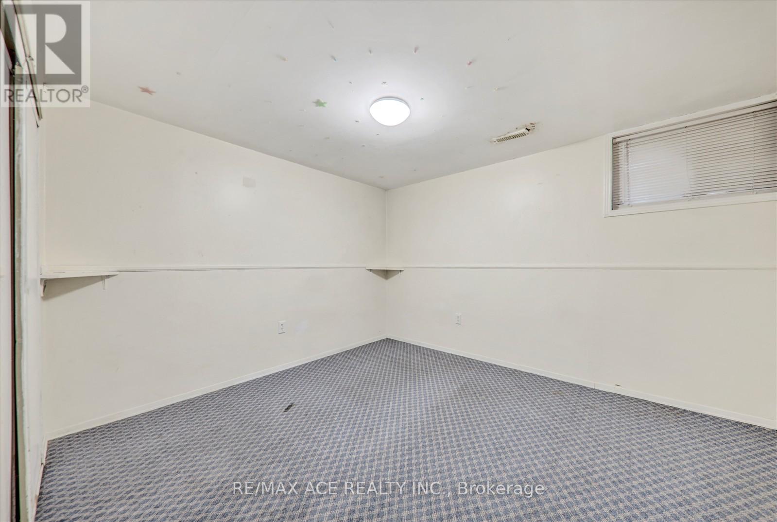 651 Shetani Place, Mississauga, Ontario  L5B 2Z7 - Photo 34 - W12136588