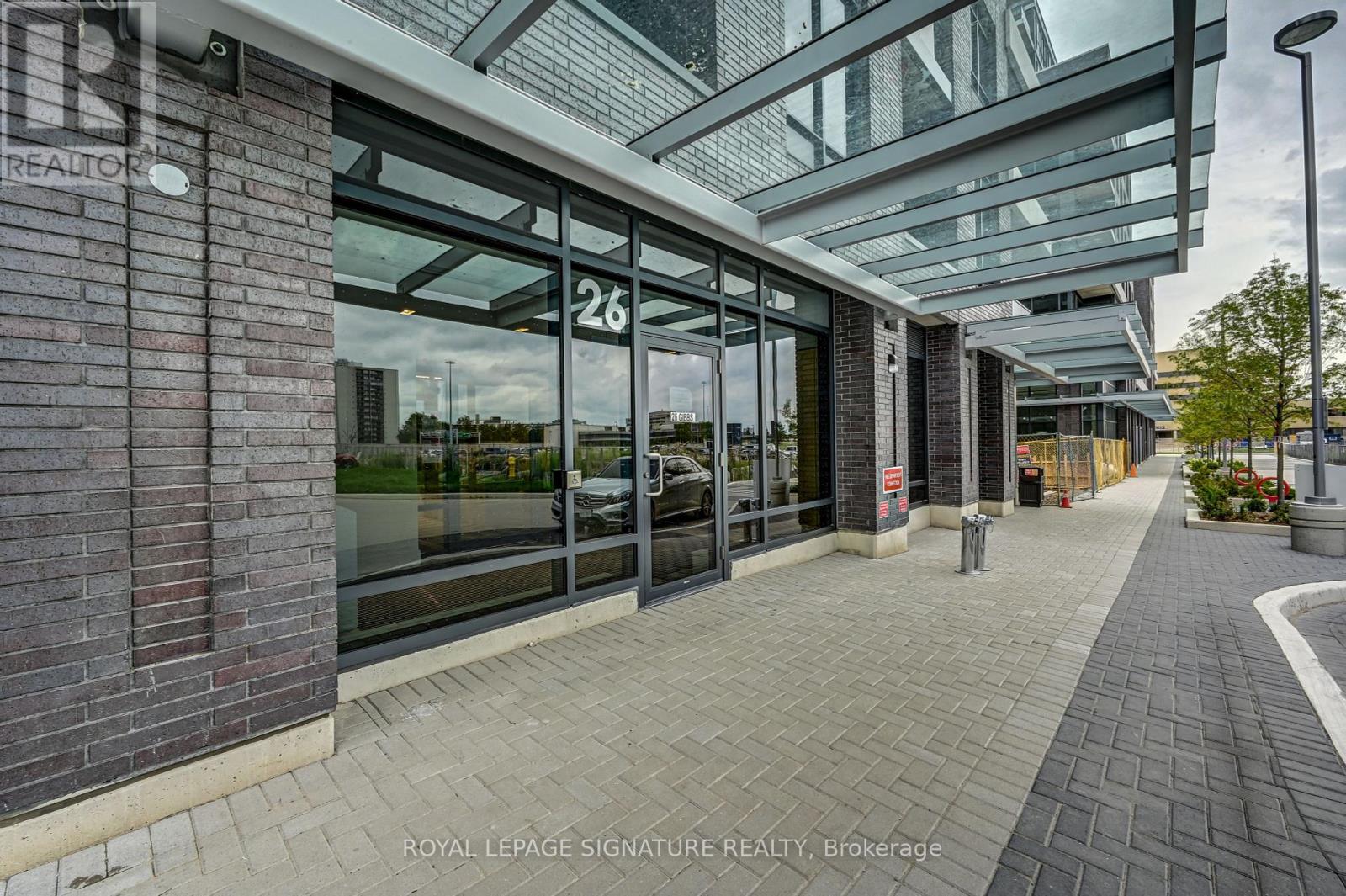 548 - 26 Gibbs Road, Toronto, Ontario  M9B 0E3 - Photo 2 - W12136649