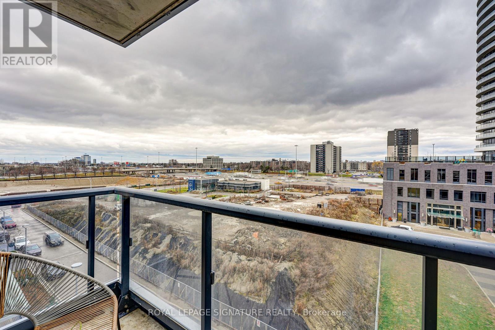 548 - 26 Gibbs Road, Toronto, Ontario  M9B 0E3 - Photo 37 - W12136649
