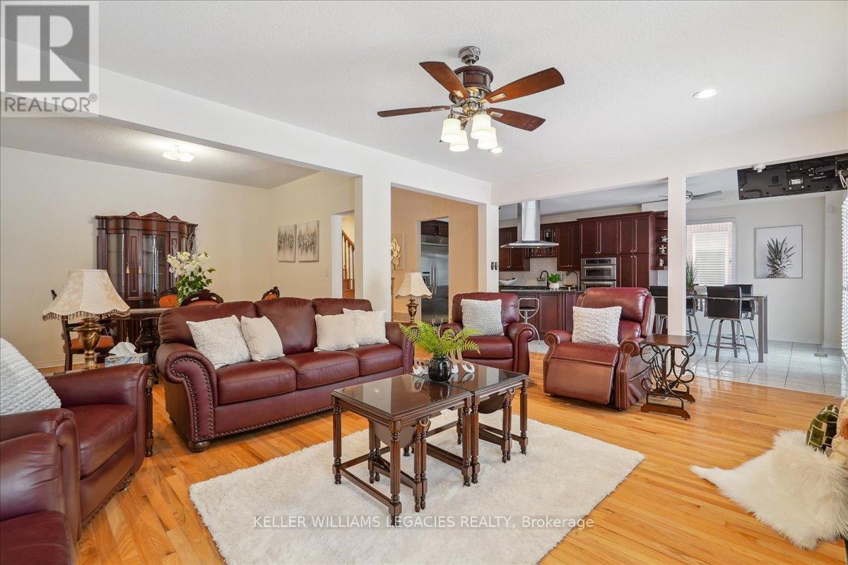 157 Fred Young Drive, Toronto, Ontario  M3L 0A4 - Photo 11 - W12136665