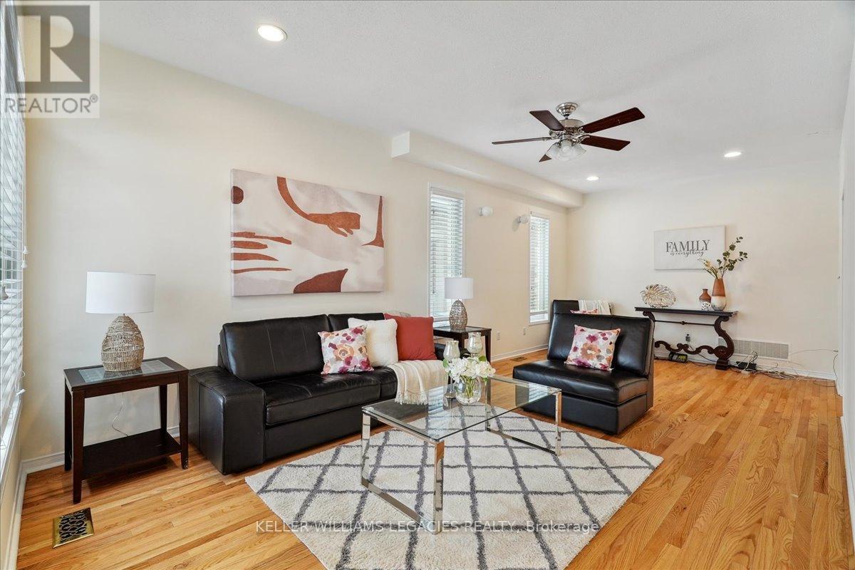 157 Fred Young Drive, Toronto, Ontario  M3L 0A4 - Photo 4 - W12136665