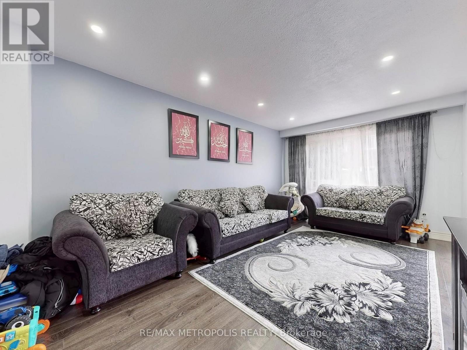 Property at 8 - 7033 NETHERBRAE ROAD image 4