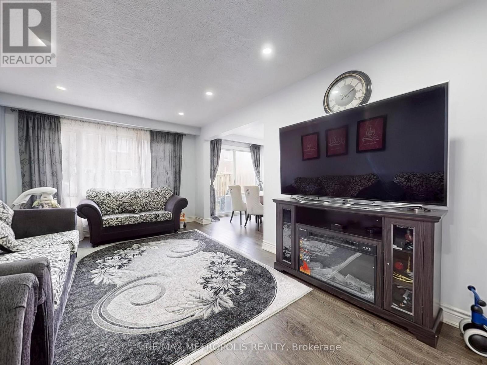 Property at 8 - 7033 NETHERBRAE ROAD image 5