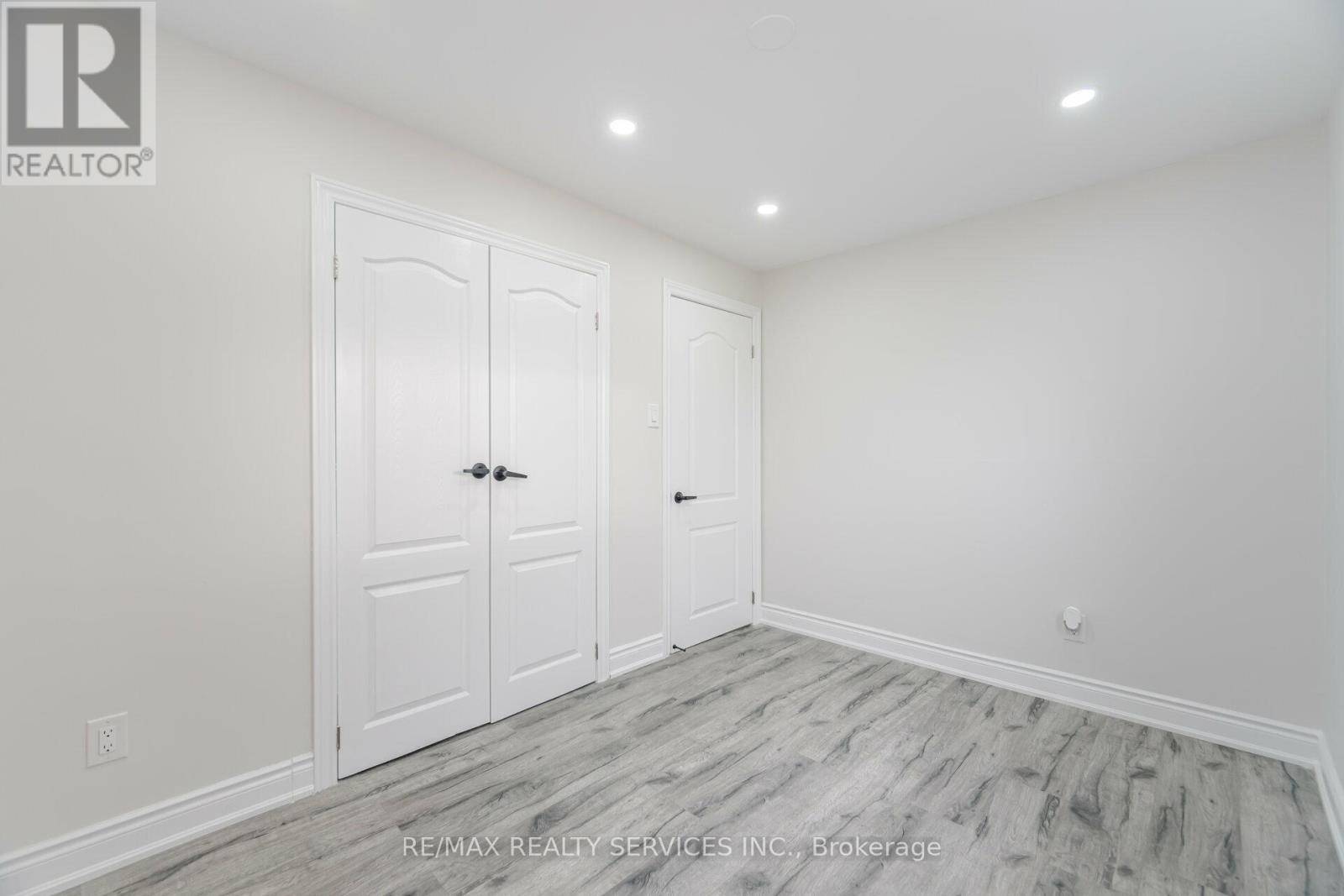41 Town House Crescent, Brampton, Ontario  L6W 3G3 - Photo 22 - W12136715