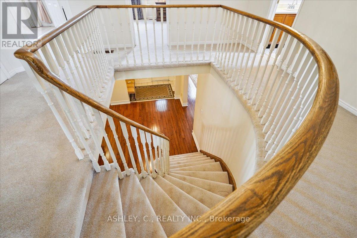 711 Esprit Crescent, Mississauga, Ontario  L5R 3C1 - Photo 33 - W12136729