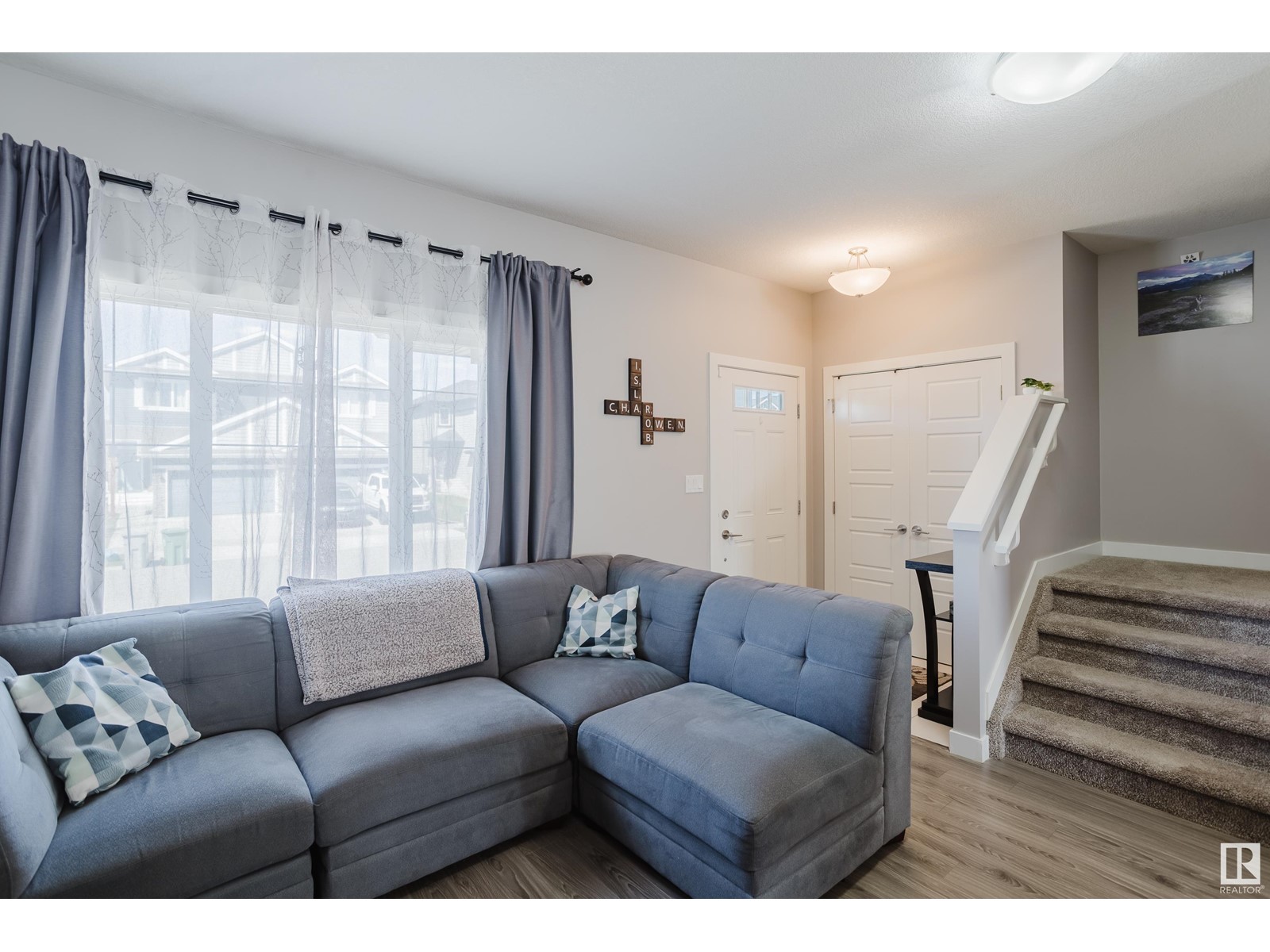 Property at 3601 49 AV image 3