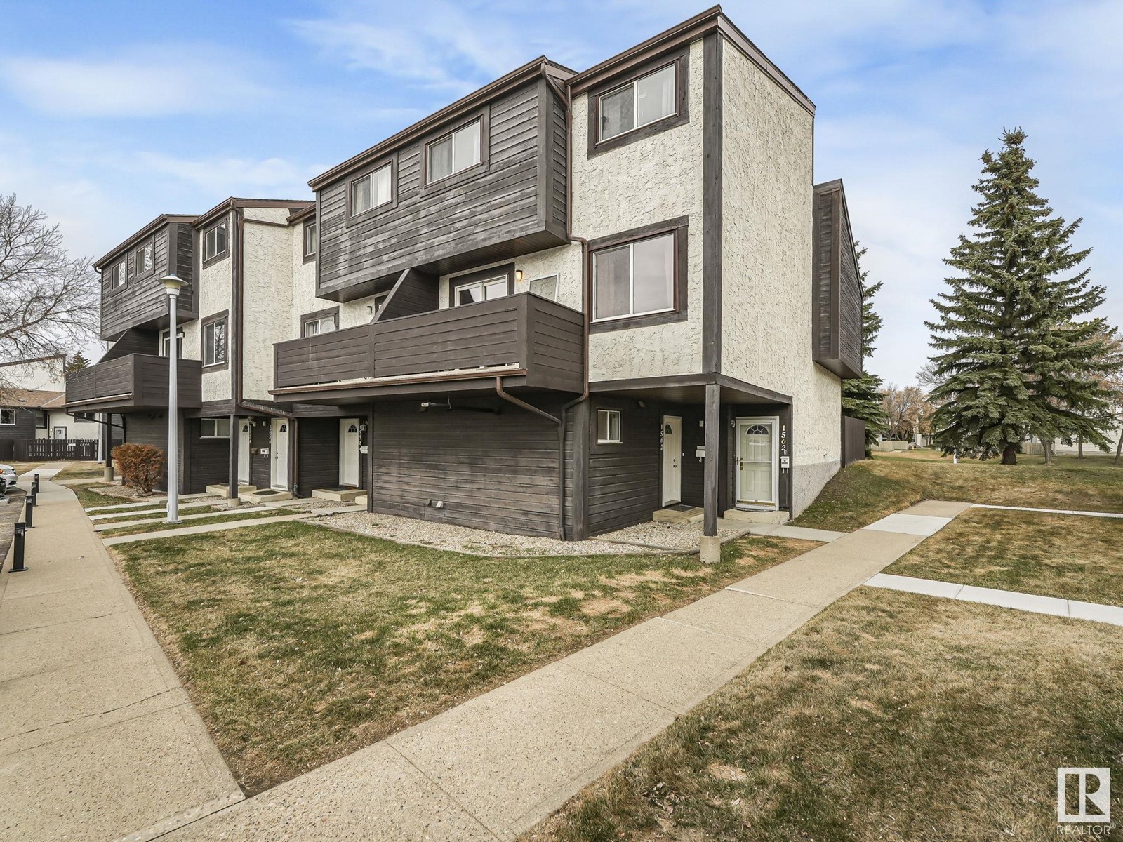 Property at 1562 69 ST NW image 1