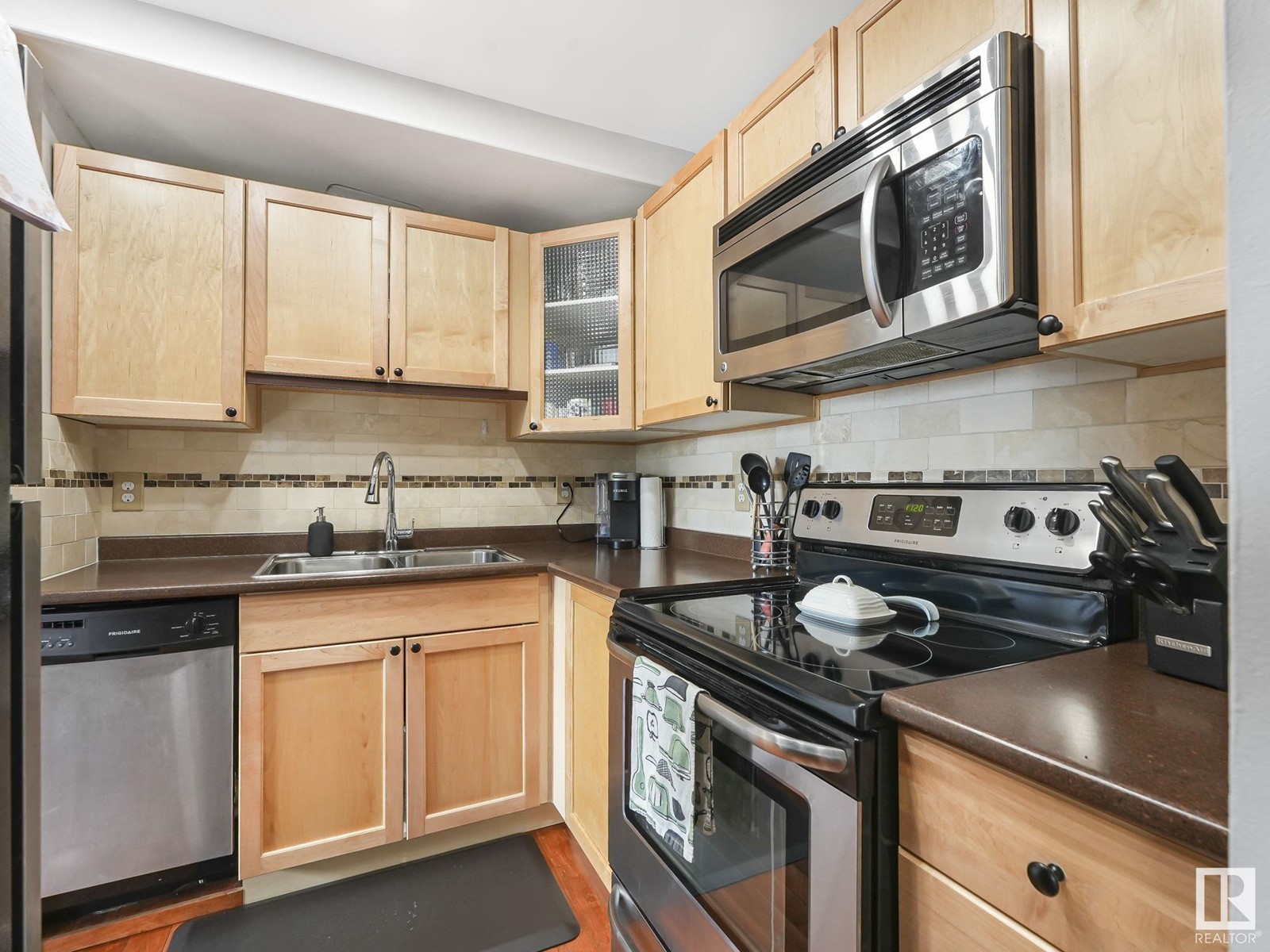 Property at 1562 69 ST NW image 2