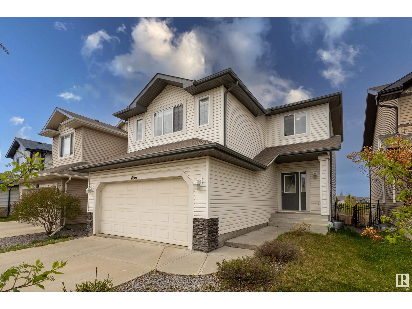 Property at 656 171 ST SW image 2